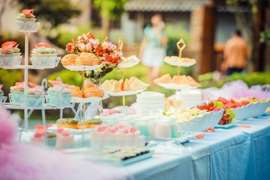 Jak připravit catering na svatbu